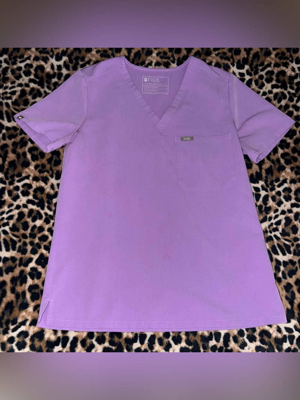 FIGS Women’s Small Lilac Dawn Catarina Scrub Top PO# 2959